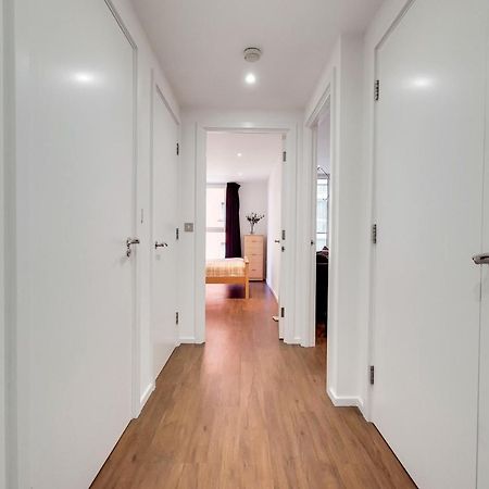 Two Bedroom Apartment - London Excel Stays Eksteriør billede
