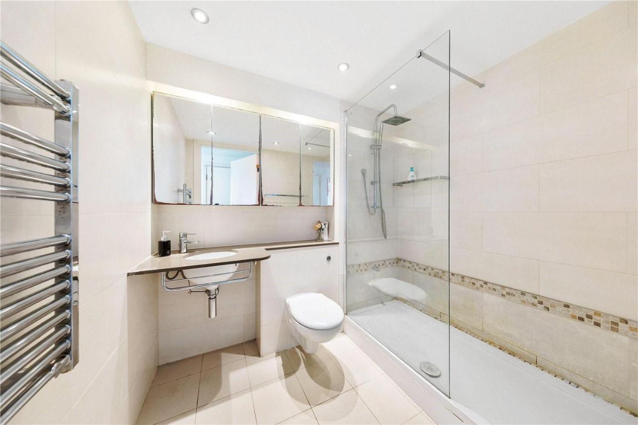 Two Bedroom Apartment - London Excel Stays Eksteriør billede