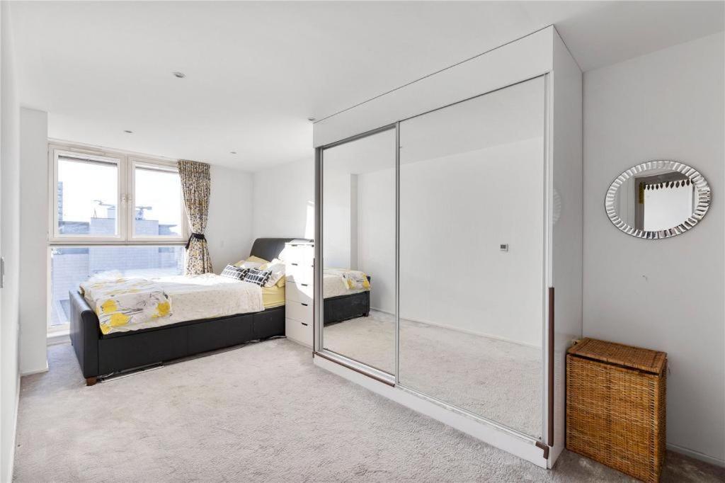 Two Bedroom Apartment - London Excel Stays Eksteriør billede